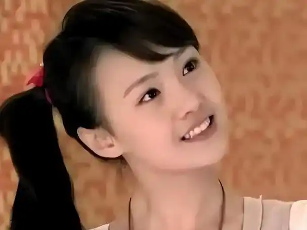 当大众在网络上看到郑爽,自然就联想到她代孕,阴阳合同,偷税漏税事件