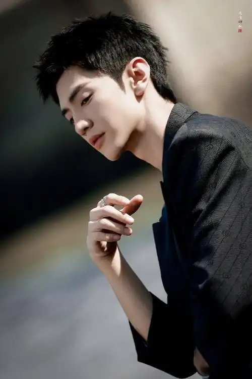 陈哲远寸头好利落##陈哲远栗子头配正装