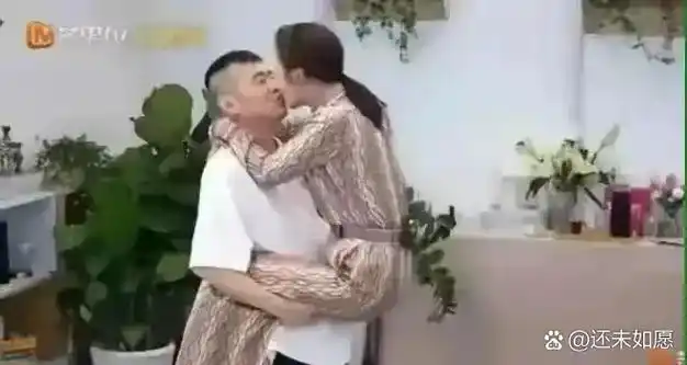 陈建斌与蒋勤勤频频亲吻,似乎引发了关注的热潮,这种爱