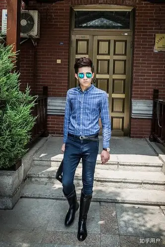 男生,喜欢穿过膝高跟长靴,大家怎么看?