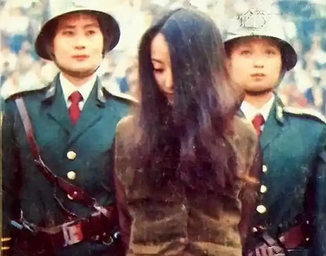 1983年"女流氓"交往18个男朋友被枪毙,临死前坦言:性是无罪的