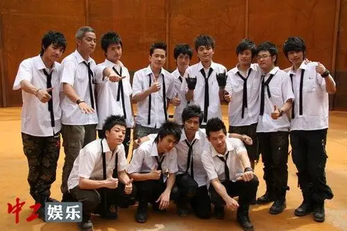 中工娱乐12月21日报道 前不久,一张07快男聚会的照片在微博引爆热搜