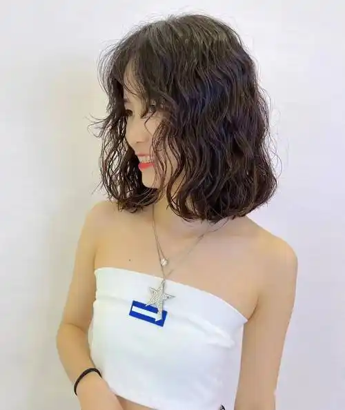 2022锁骨发这样烫超级减龄好看又时尚