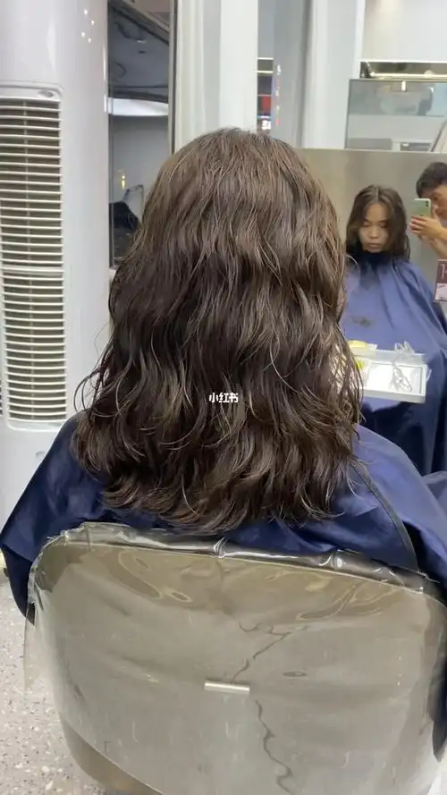 可以起到蓬松头发的效果#洛阳烫发  #洛阳发型设计  #中长发烫发推荐