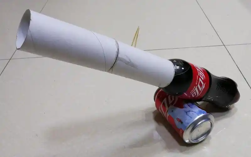 用可乐和曼妥思制作一门大炮威力惊人
