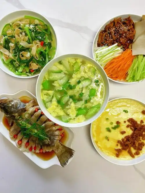 今日晚餐清蒸鲈鱼京酱肉丝家常菜附教程75