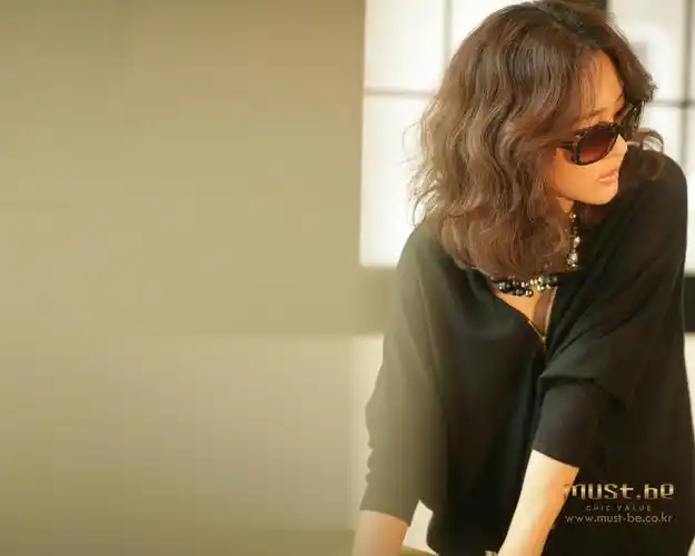 p>成宥利(sung yu ri),1981年3月3日出生于德国巴登,韩国女演员,歌手