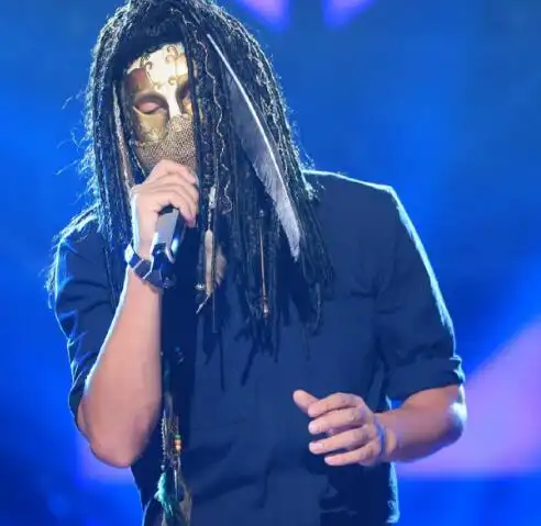 本周日(16日)晚,《蒙面歌王》第五期震撼开唱,斑马斑马演唱者是实力派