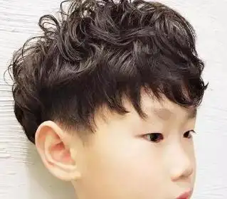 2岁宝宝剪什么发型男两岁宝宝剪什么发型好看