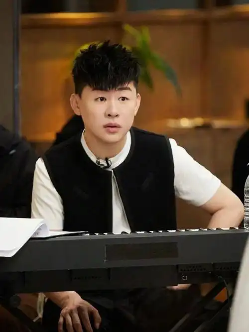 胡彦斌演我单身原因#胡彦斌的爱情观好坚定啊,虽然这么大年纪还没结婚