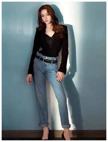 盘点娱乐圈以腰细著称的八大美女明星,谁最让人羡慕?