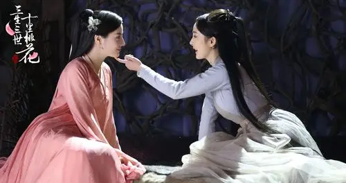 三生三世十里桃花迪丽热巴 饰 白凤九杨幂 饰 白浅
