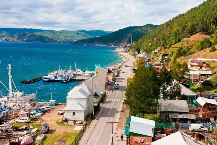 贝加尔湖畔—利斯特维扬卡小镇旅游攻略.