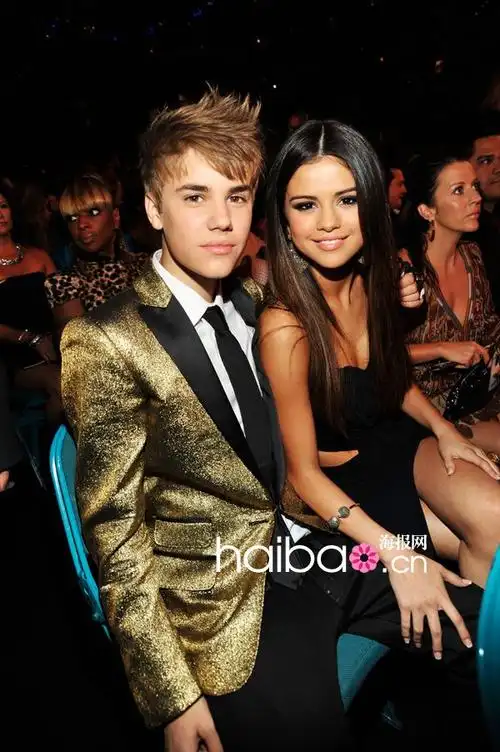 【最新图片】相恋近两年,甜蜜回忆无数,贾斯汀·比伯 (justin bieber)