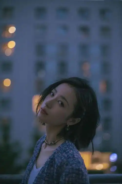 黑色短发发型女生韩范,女士黑色短发发型(是毛晓彤还是周雨彤)