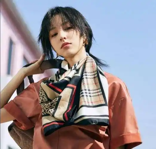 原创华晨宇新女友身份曝光是95后美女演员出演过多部经典剧