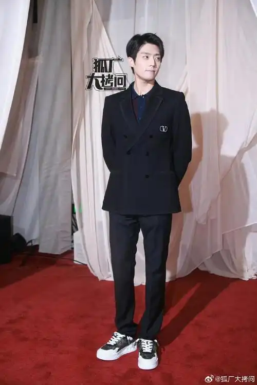 杨洋关晓彤陈靖可华宵一今日同场活动生图