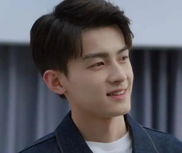 这一点还是非常不错的,作为一部偶像剧电视剧在选角方面还是非常成功