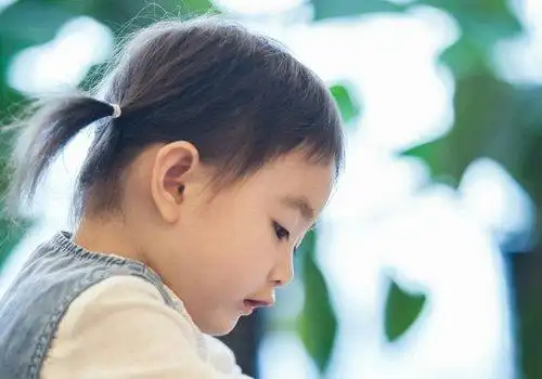 看一看2岁小女孩都在剪什么发型 女童发型不怕难短发就是最美的