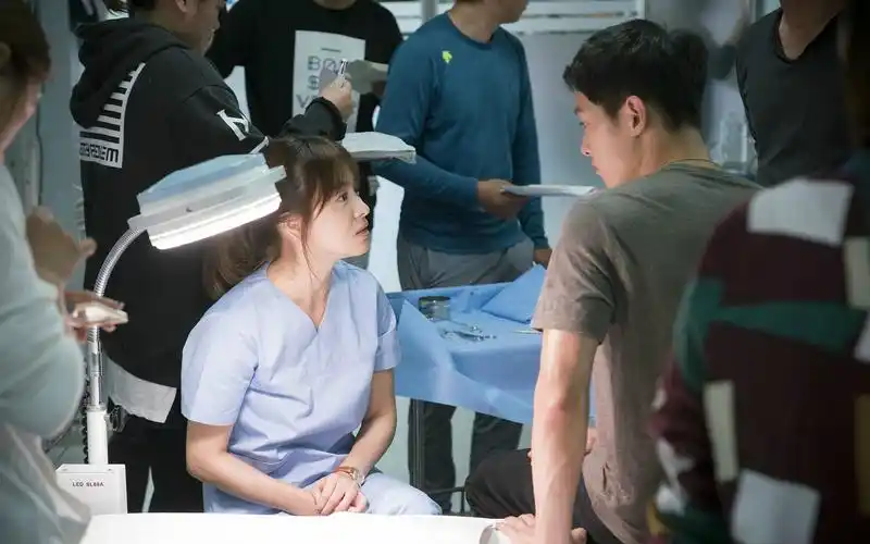 首页 桌面壁纸 日韩影视 太阳的后裔精彩花絮图片电脑高清桌面壁纸