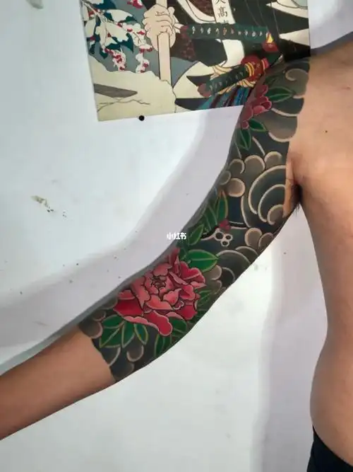 老传统七分袖花臂