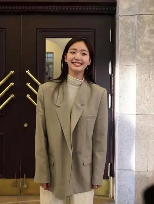 韩国明星金高银秋冬穿搭