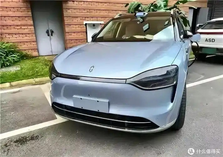 问界m9亮相广州2023汽车展:华为与赛力斯的又一力作_新能源车_什么