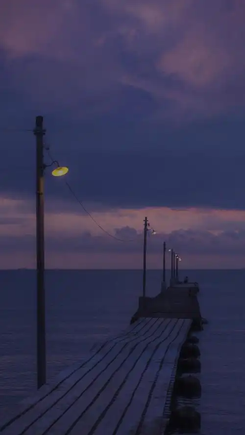 安静的海边夜晚