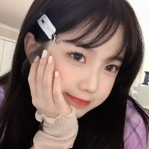 网恋不说谎女生头像