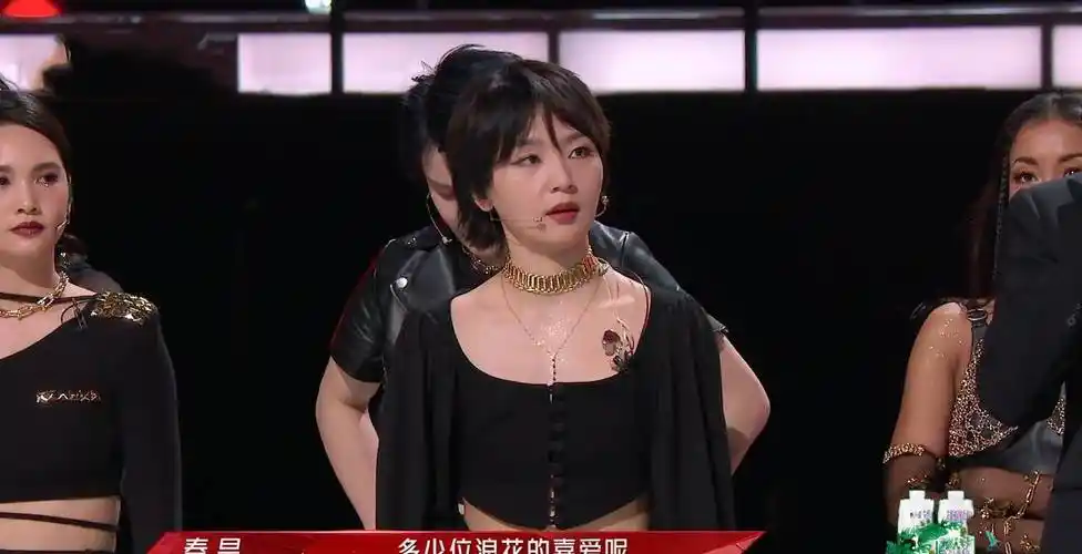 吉克隽逸拿奖被嘲是皇族,是暗藏猫腻的,周笔畅到底冤不冤?