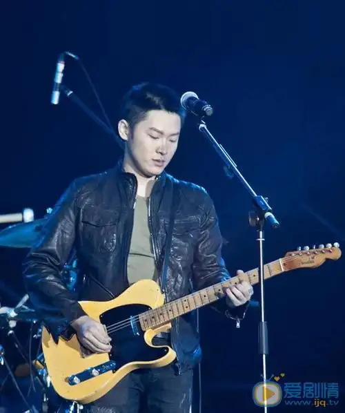 梁博跨年演唱会 梁博高清写真_梁博高清剧照