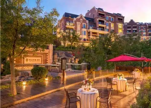 听说西山艺境华墅要被包围了, 就因为佳爷!