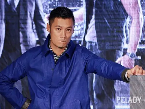 余文乐子弹头发型图片