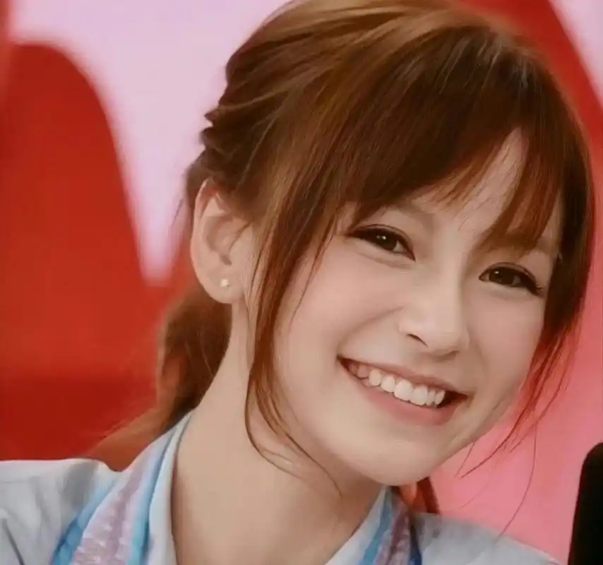 杨颖,难怪去"樱花国"发展真的很适合日系风格.[尬笑]