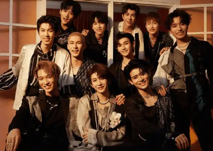 组图:into1全员晒童年照 刘宇赞多力丸米卡等比耶可