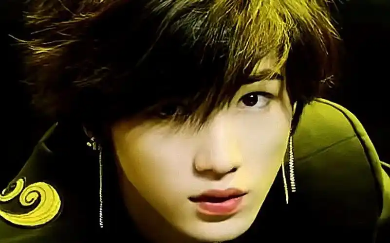 宋亚轩reaction英雄vs破风舞蹈动作经得起05倍速的小孩身体律动和细节