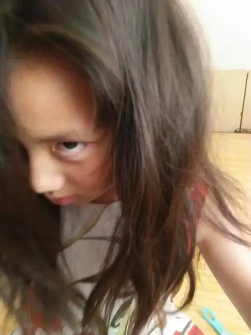 要一张一开始很正常但突然蹦出鬼的吓人gif动图,吓人但不恶心的.