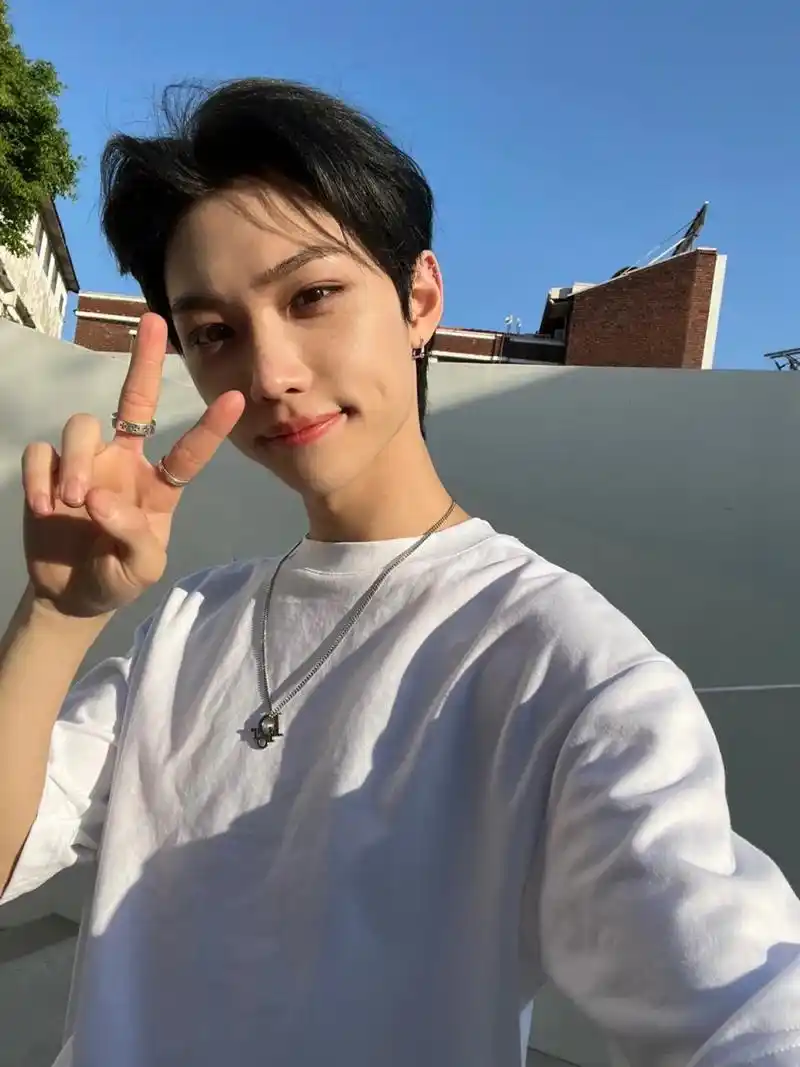 发一张你好朋友的照片 #向全世界安利 #宝藏男孩 #真的超 - 抖音