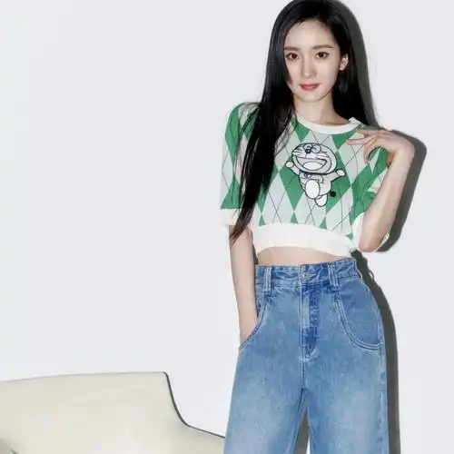 m家款2022早春季杨幂同款哆啦a梦印花菱格设计感短款t恤针织衫女