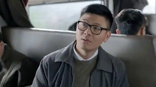 鸡毛飞上天邱英杰告诉陈江河他的这种行为就是经济学