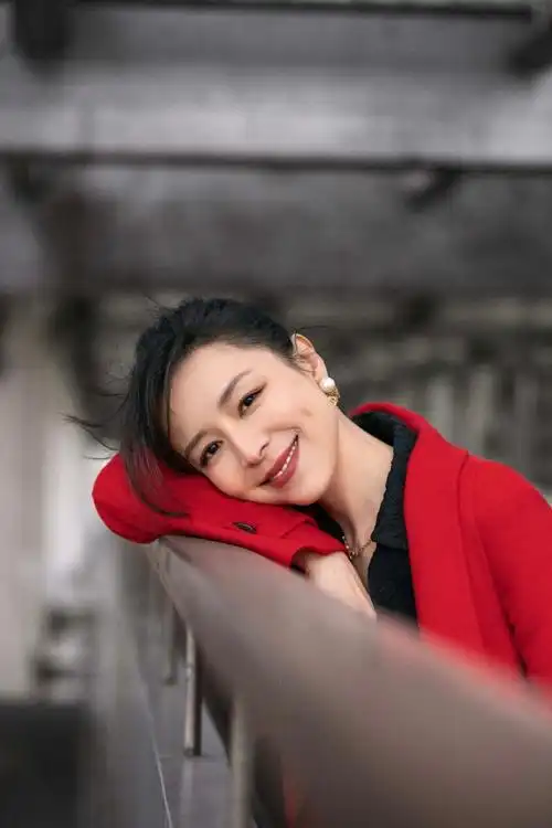 张静初被美国电影学院导演系录取##张静初说停止成长才会有年龄焦虑