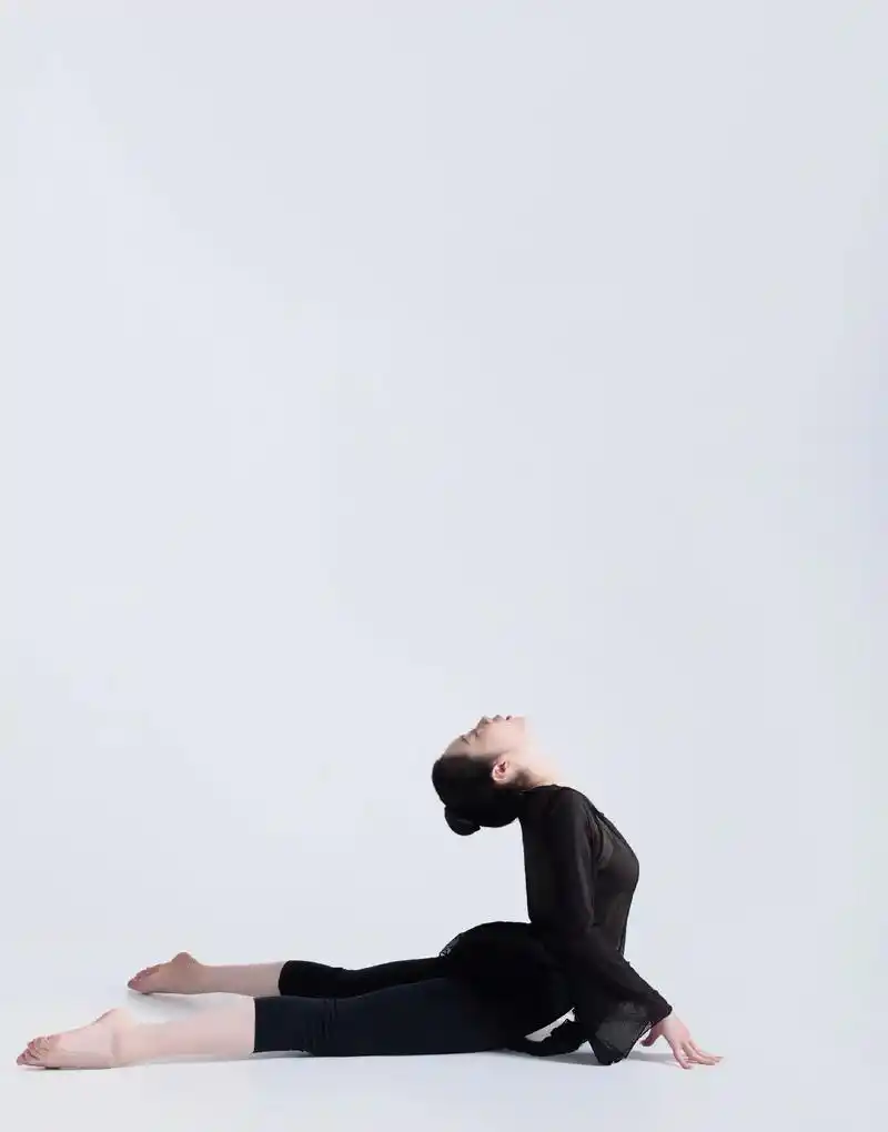 舞蹈生图鉴.#一字马 #舞蹈生 #羊了个羊 久处不厌,咋见初 - 抖音