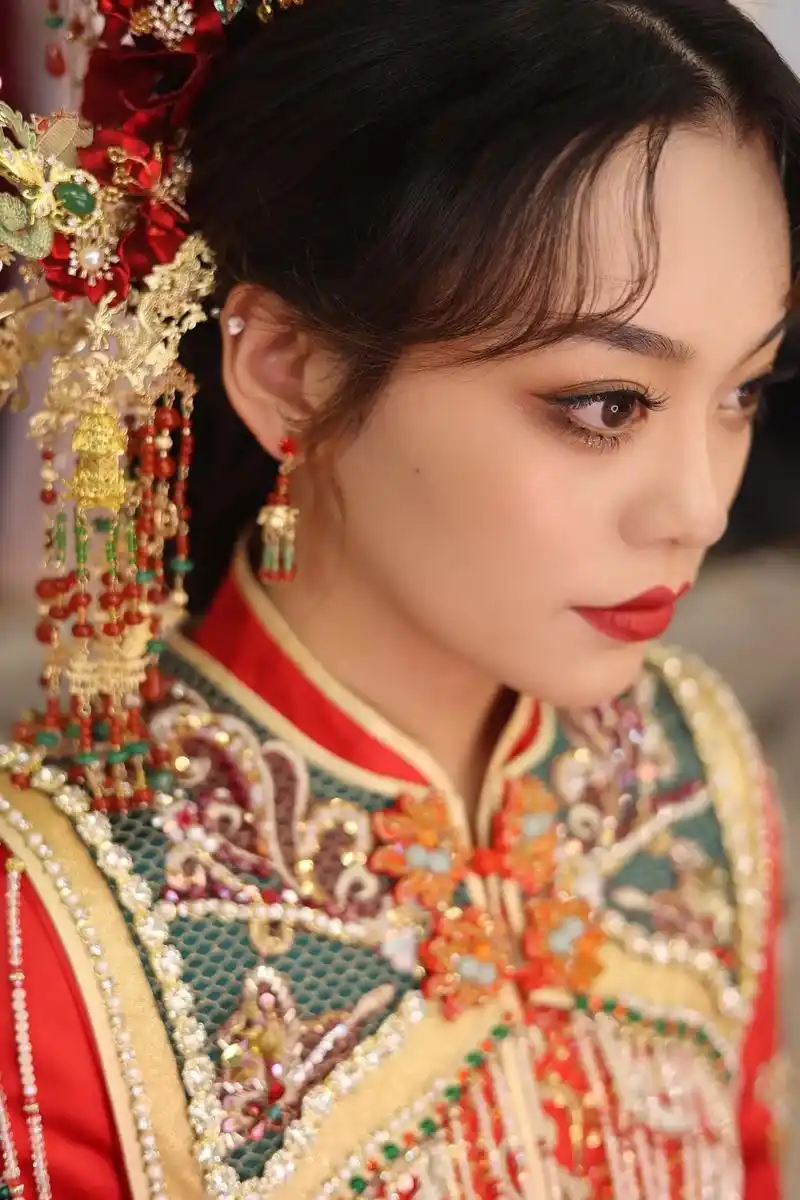 认真出作品,认真做好自己的工作#中式新娘造型 - 抖音