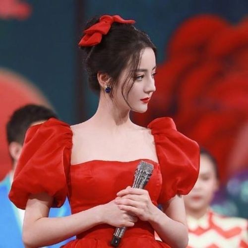 迪丽热巴明星同款敬酒服新娘酒红色2021新款夏季缎面结婚礼服裙女