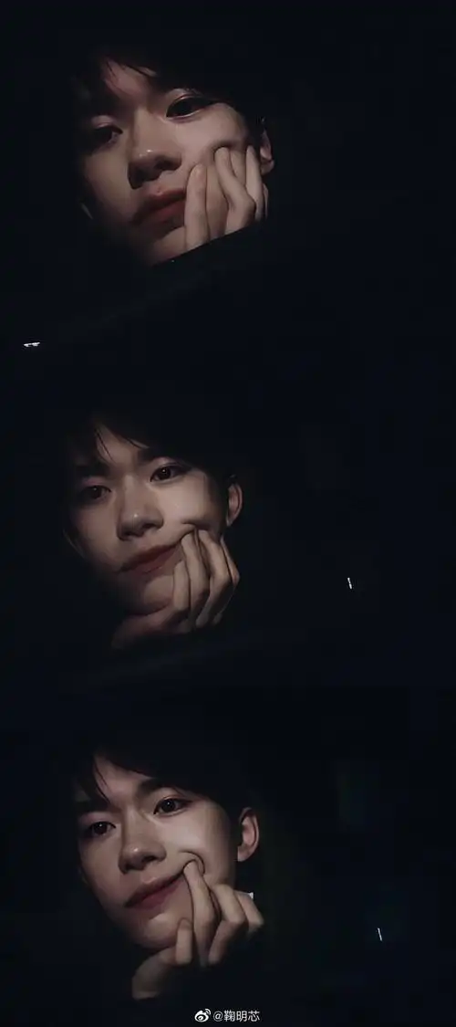 易烊千玺迷之角度自拍合集宝藏男孩完美上线