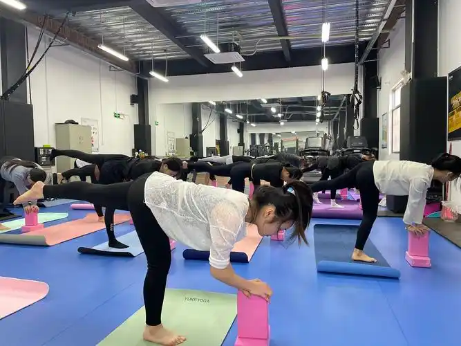 体育课程教学团队开展校内公开课活动