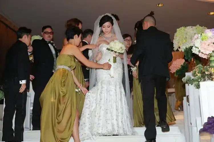 回顾婚礼上感人一幕,"古惑仔"兄弟团阵容超强大