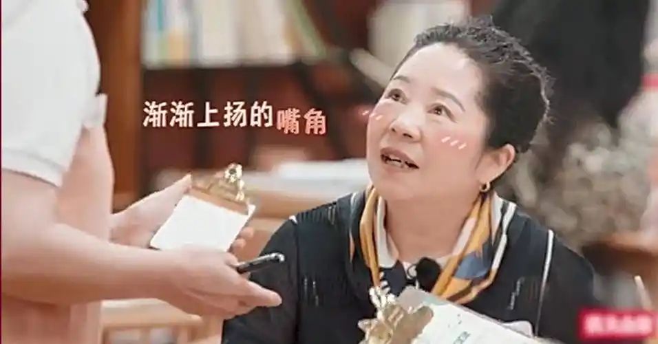 原创杨迪和妈妈被认成是夫妻黄渤笑到失态网友没当成父女关系是幸运