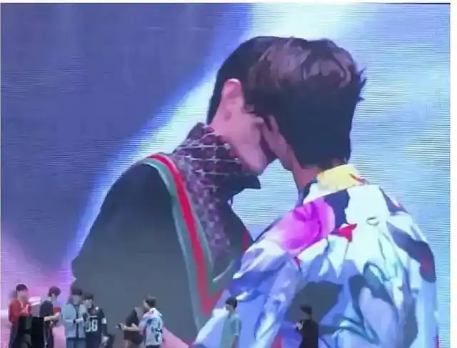 肖战王一博亲上了?一起看一下具体过程