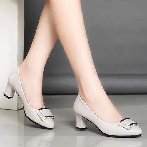 真皮女鞋单鞋女中跟2020春季新款粗跟妈妈秋款黑色皮鞋